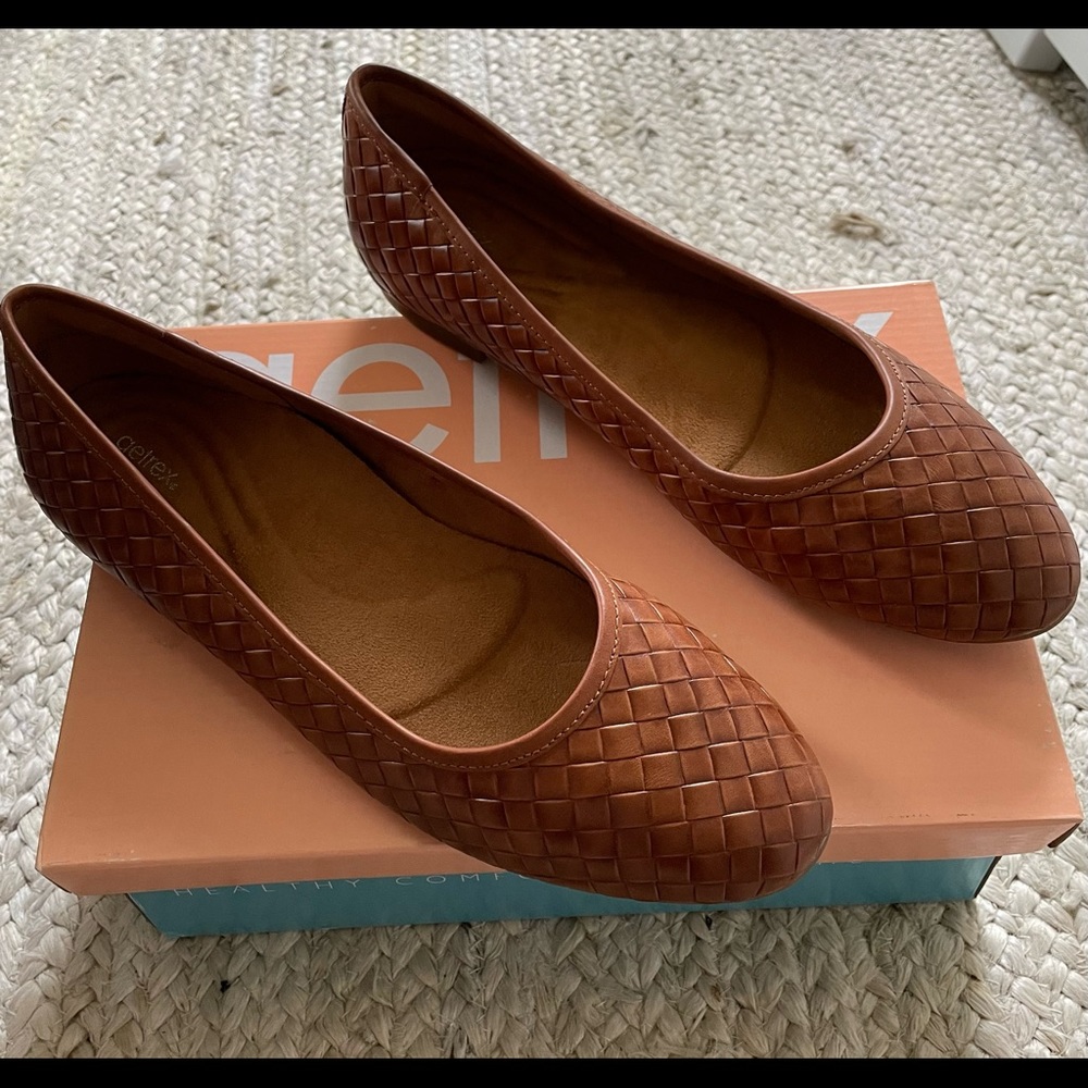 aetrex Lyla ballet flats with arch support